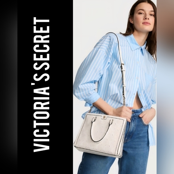 Victoria's Secret Handbags - NWT! GORGEOUS VICTORIA'S SECRET COCONUT WHITE CROSSBODY SATC…